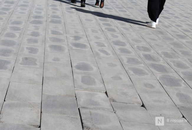 Ржавые урны и разбитая плитка: как пережили зиму знаковые места Нижнего Новгорода - фото 11