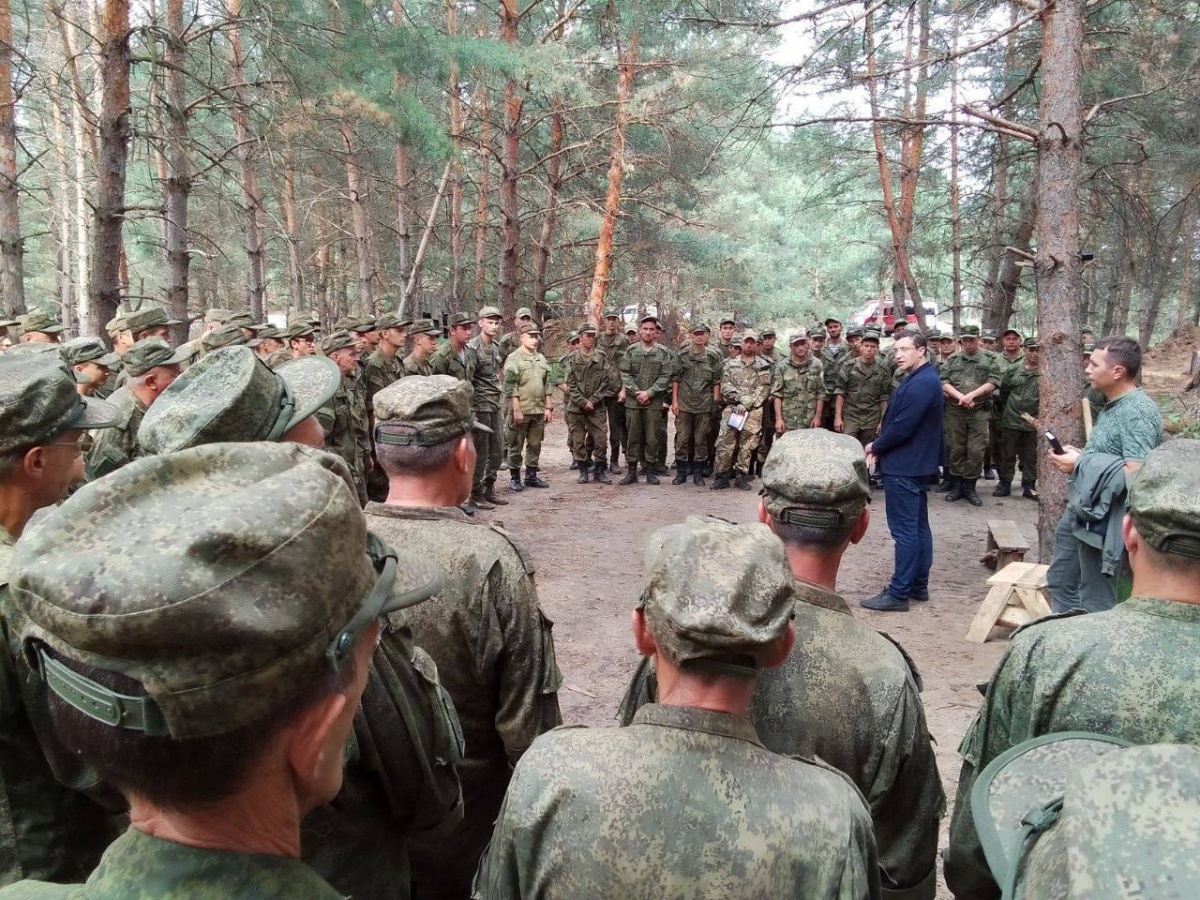 Никитин встретился с нижегородцами, которые участвуют в военной спецоперации - фото 1