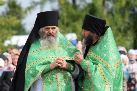 Сколько и на чем зарабатывают священники